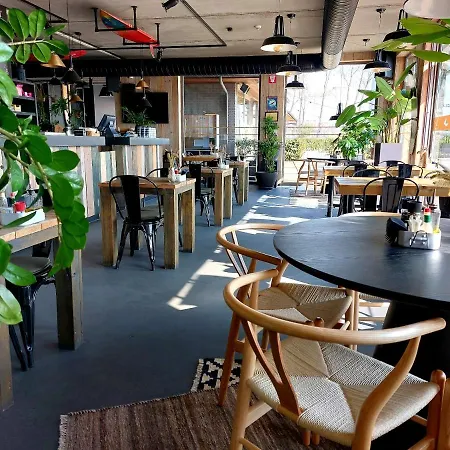 Lakeside Paradise Sport Hostel *