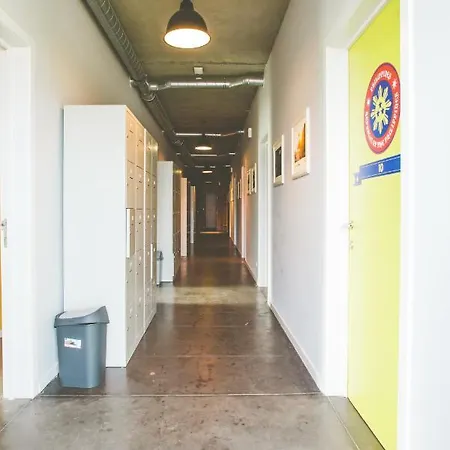 Lakeside Paradise Sport