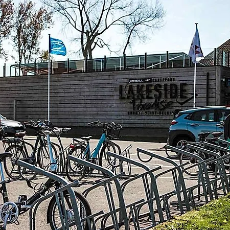 Hostal Lakeside Paradise Sport *