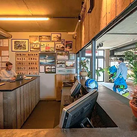 Lakeside Paradise Sport Hostal