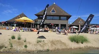 Lakeside Paradise Sport Hostel