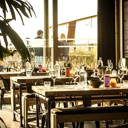 Hostel Lakeside Paradise Sport *