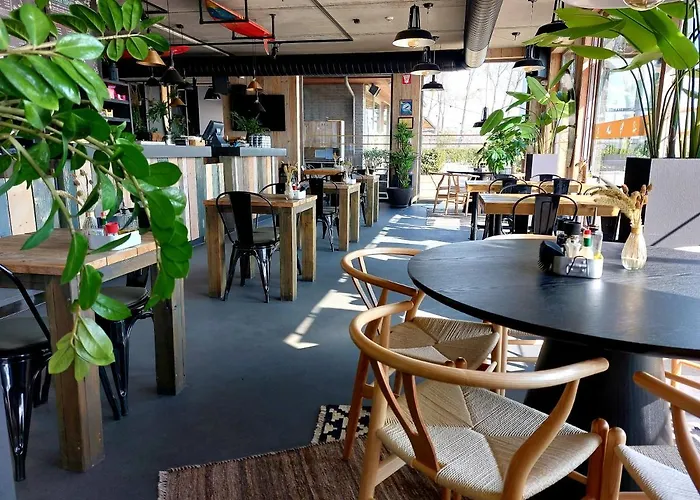 Lakeside Paradise Sport Hostel *